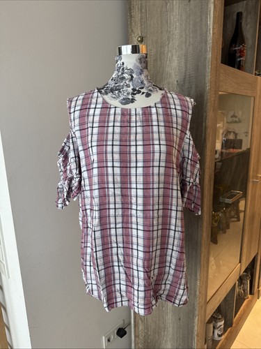 Shirt mit cut outs von - shirt,